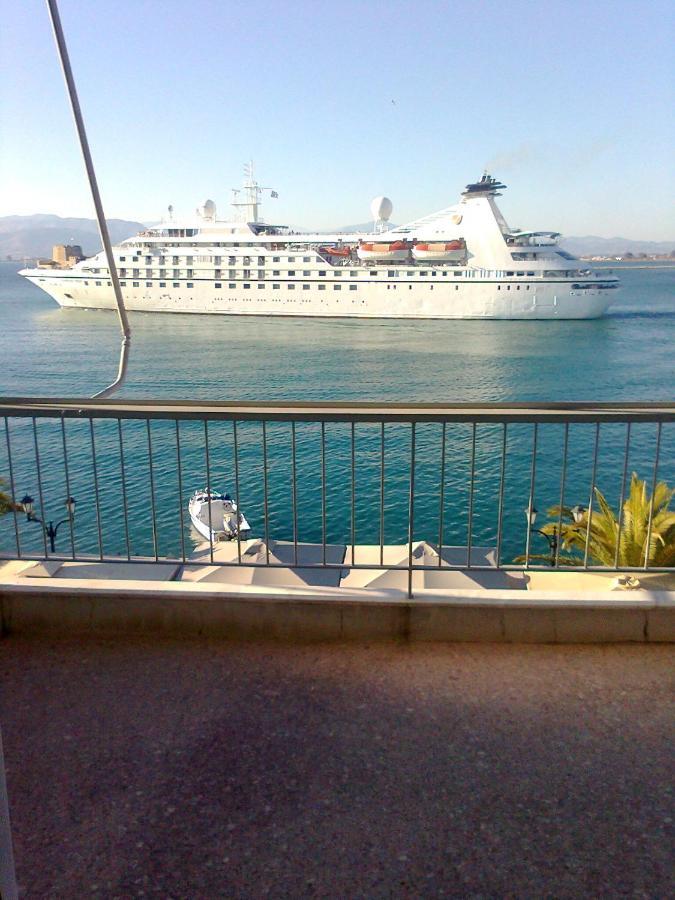 Di Fronte Alla Fortezza นาฟปลิโอ ภายนอก รูปภาพ